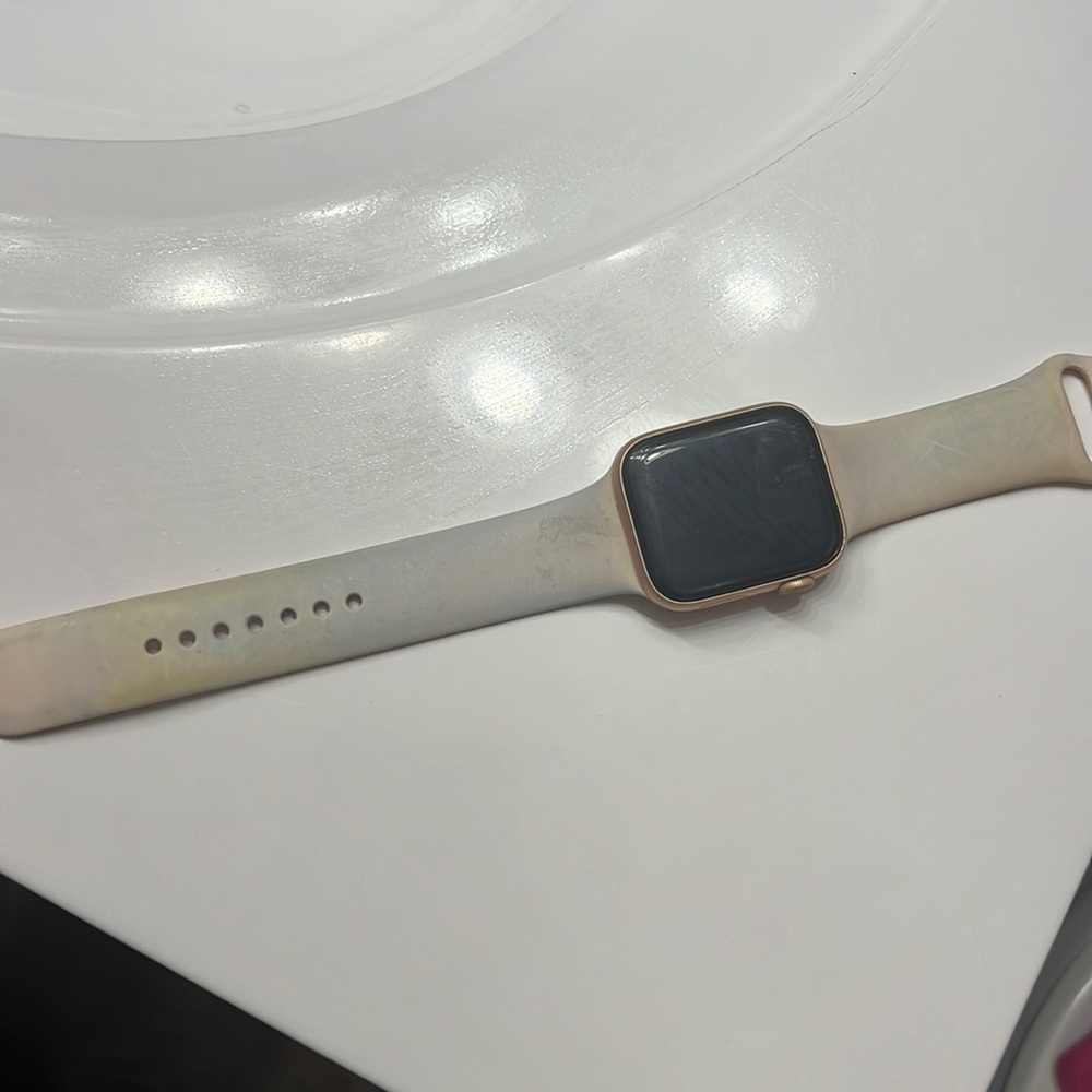 Series 4 Apple Watch. Excellent condition! Message for questions. Same day 🚛